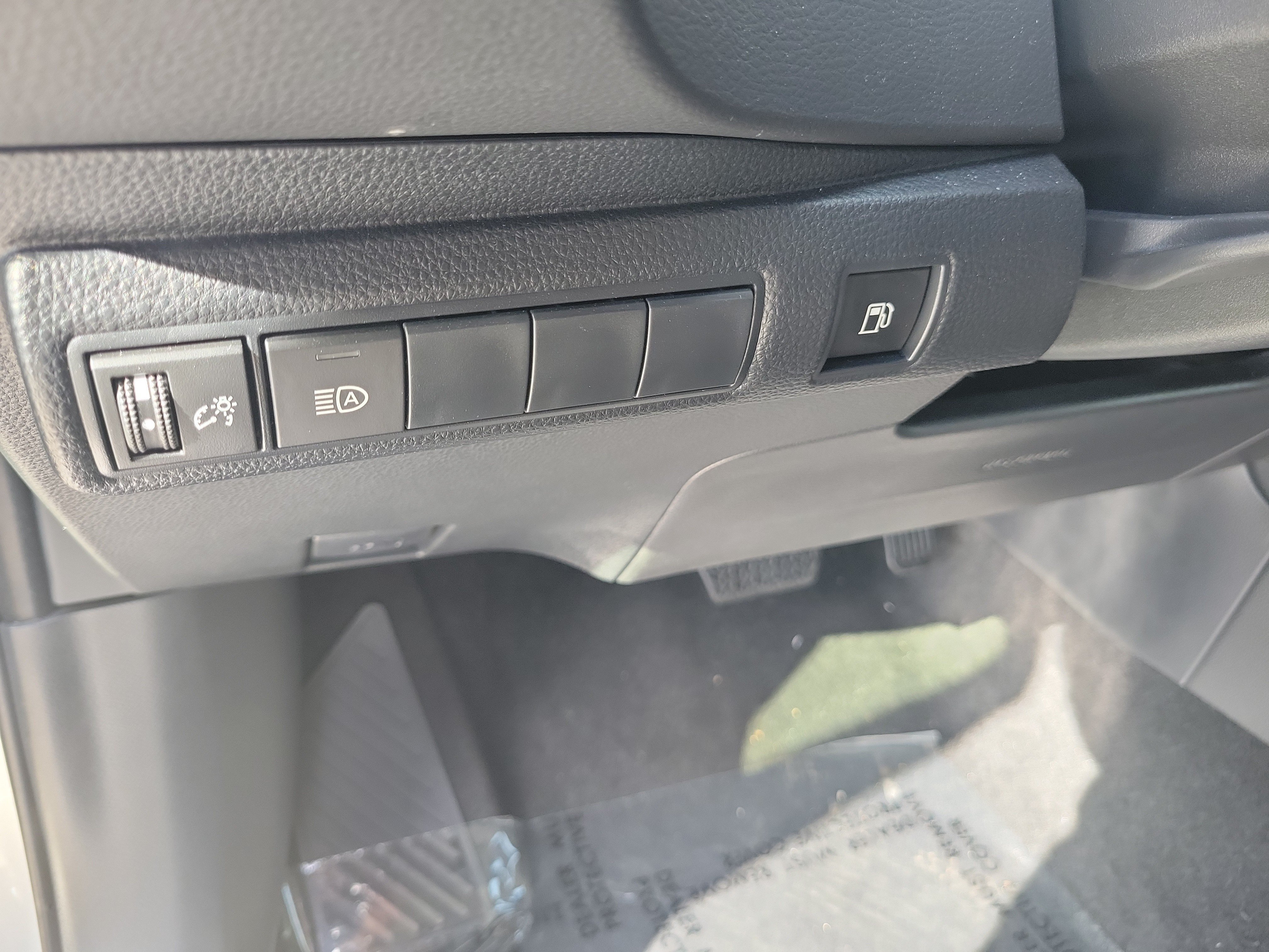 Used 2026 Toyota Corolla LE FWD image 24