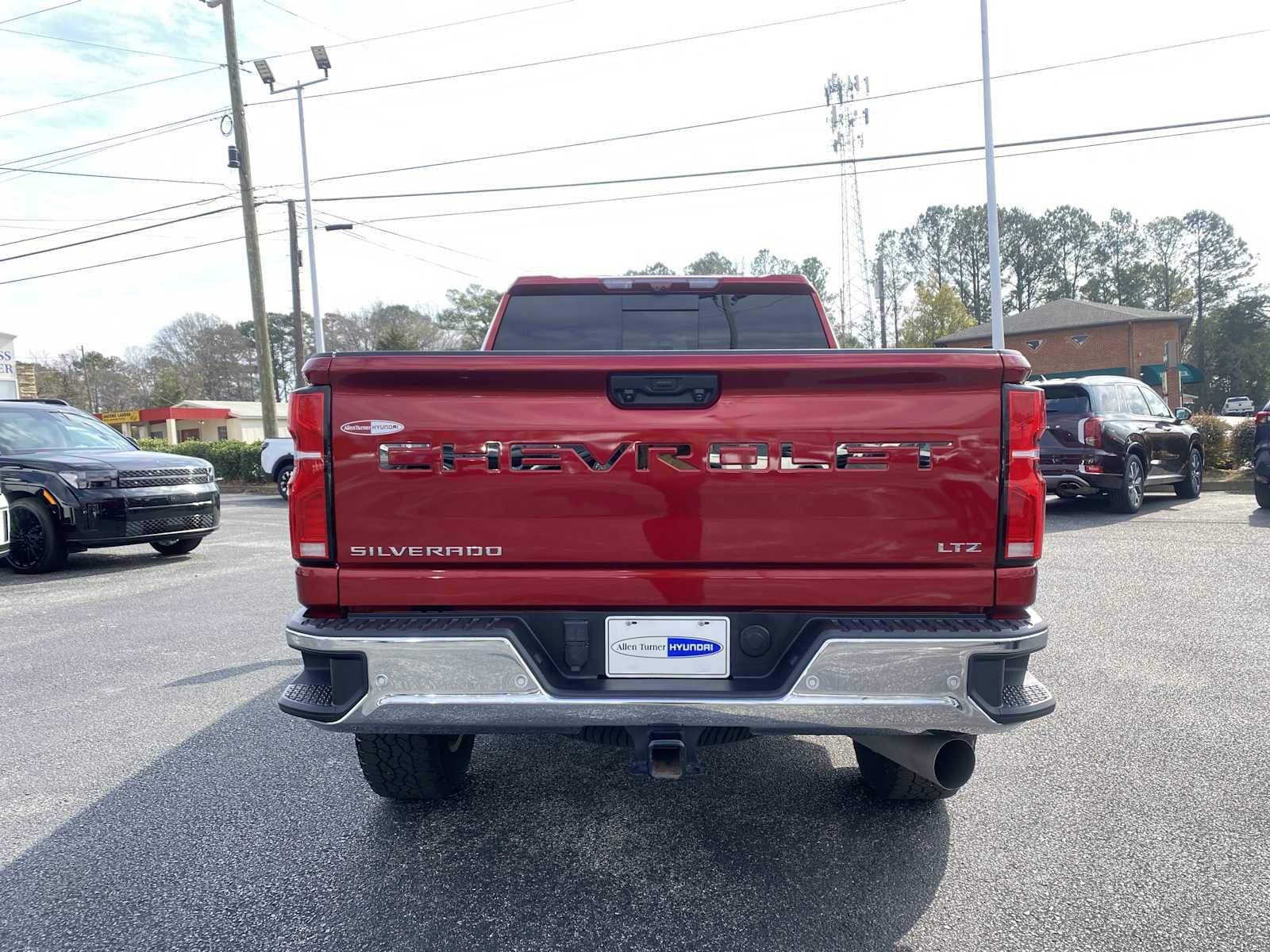 Used 2025 Chevrolet Silverado 2500 LTZ w/ LTZ Premium Package image 6
