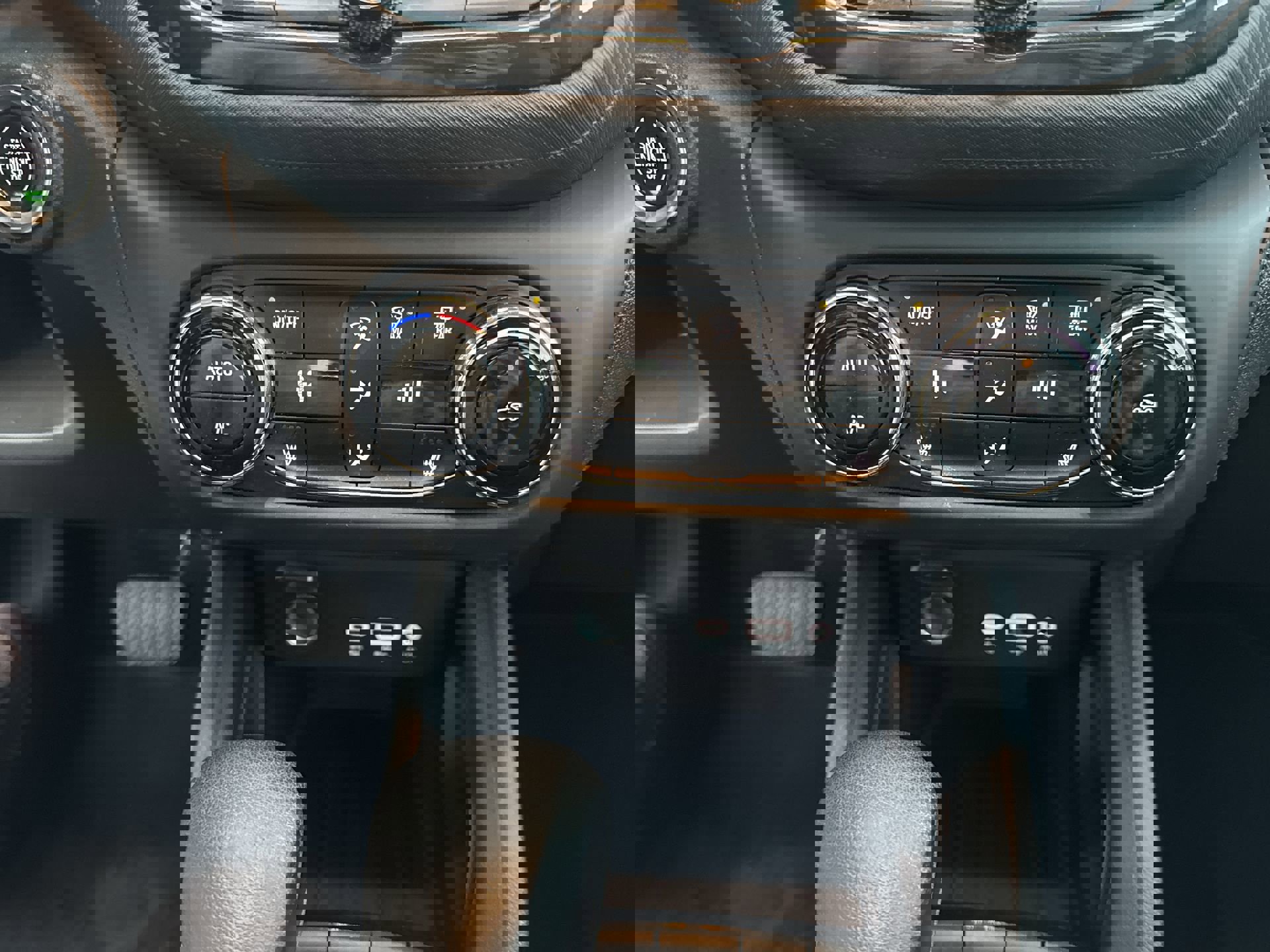 Used 2022 Chevrolet TrailBlazer LT w/ Convenience Package image 18