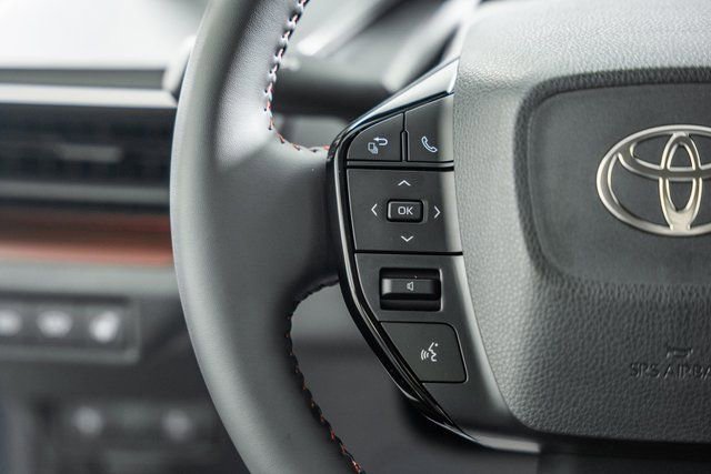 New 2026 Toyota Prius Plug-In Hybrid FWD image 32