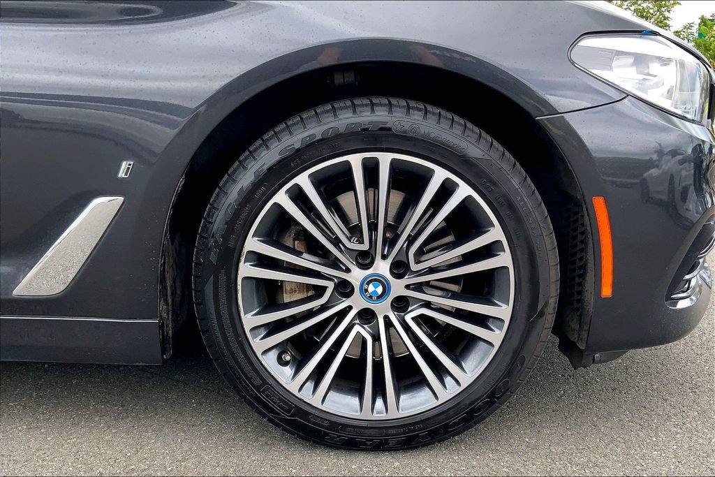 Used 2018 BMW 530e RWD image 9