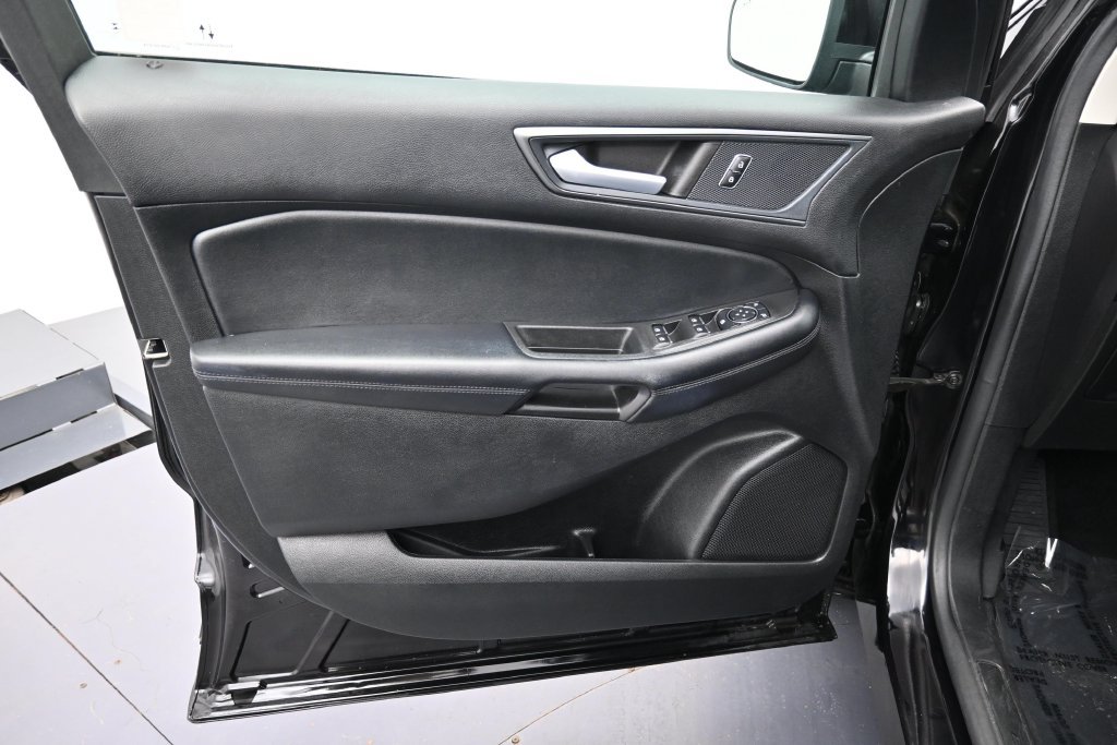Used 2024 Ford Edge SE w/ Black Appearance Package AWD/4WD image 9