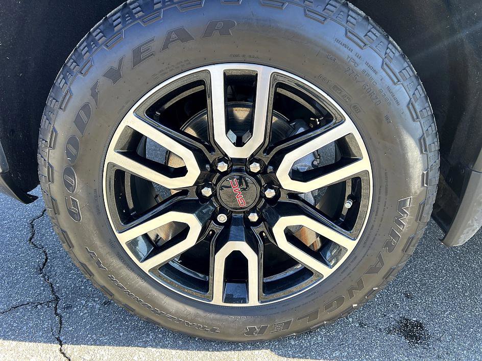 Used 2022 GMC Sierra 1500 AT4 w/ AT4 Premium Package image 9