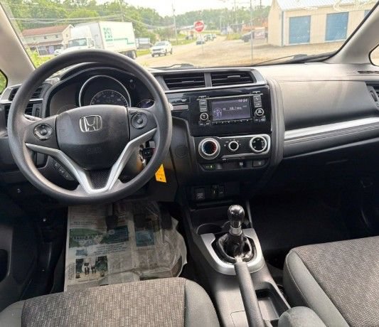 Used 2017 Honda Fit LX image 4