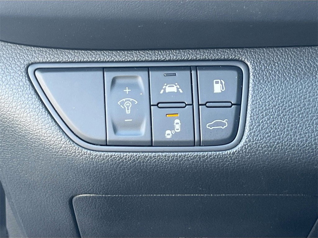 Used 2020 Genesis G70 2.0T w/ Elite Package image 8