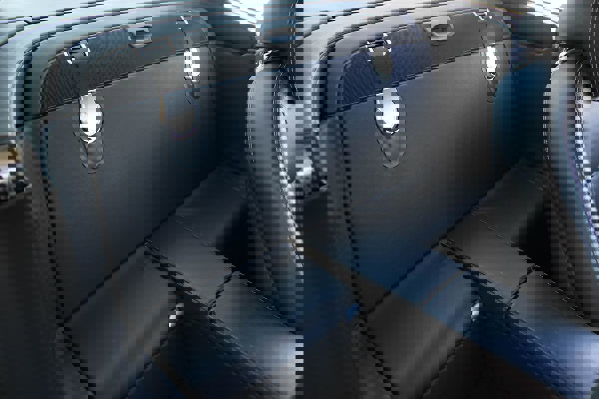 Used 2011 Mercedes-Benz SL 550 image 19