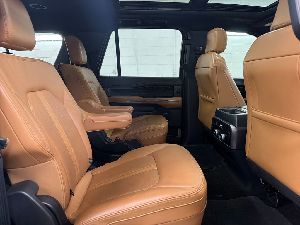 Certified 2022 Ford Expedition Max Platinum RWD image 32