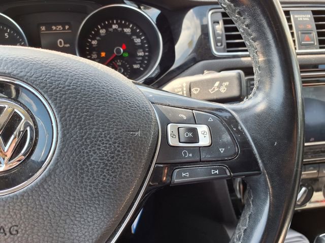 Used 2016 Volkswagen Jetta SEL FWD image 22