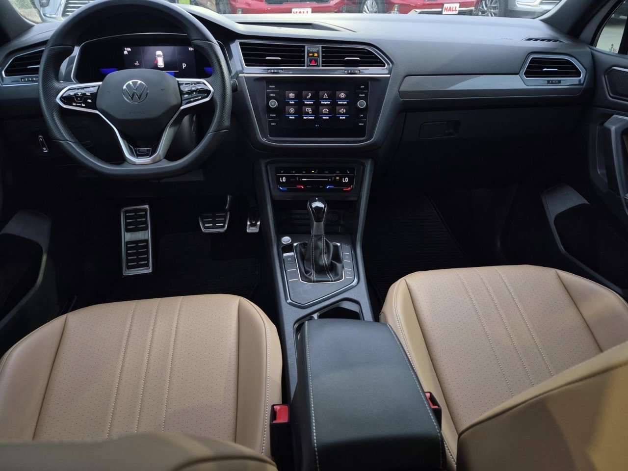 Used 2022 Volkswagen Tiguan SE R-Line image 16