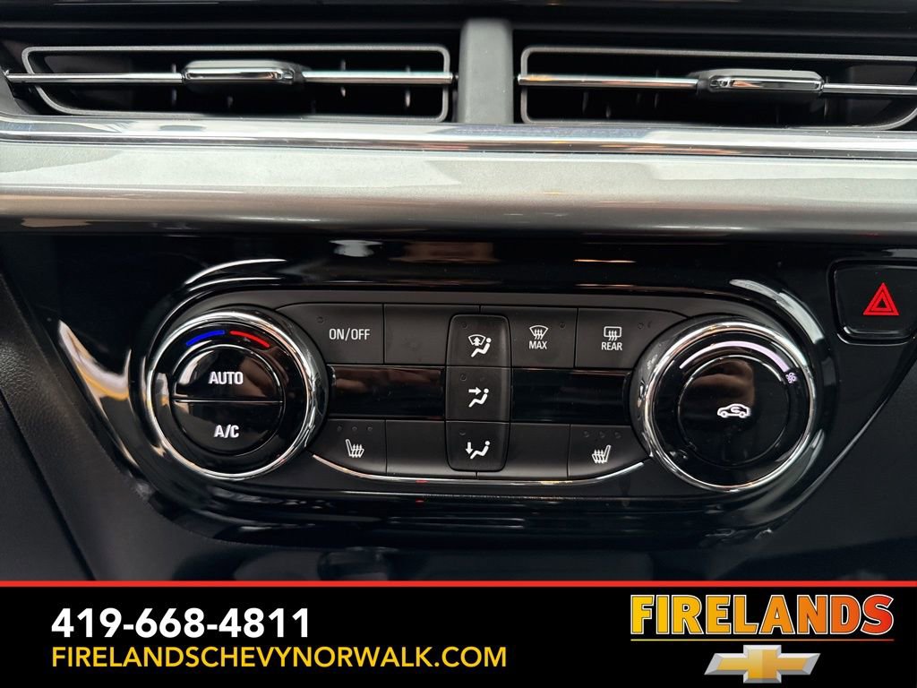 Used 2025 Chevrolet Trax LT w/ LT Convenience Package image 27