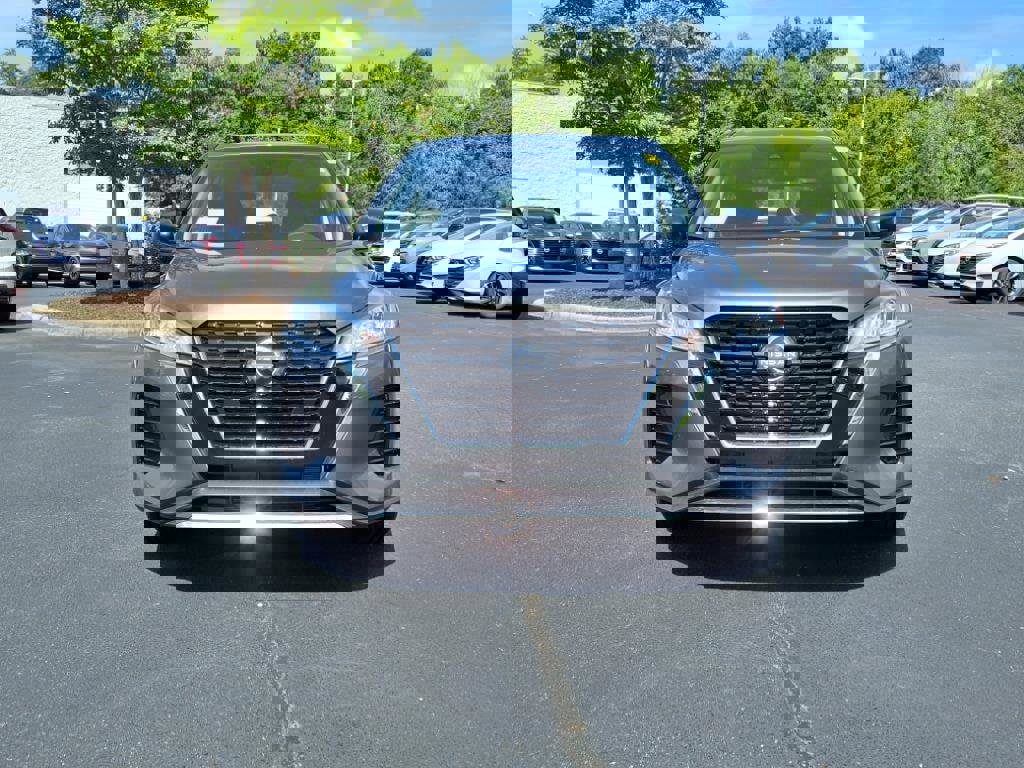 New 2025 Nissan Kicks Play S image 2