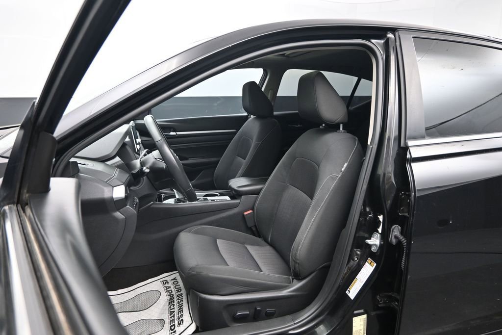 Used 2022 Nissan Altima 2.5 SR w/ Midnight Edition Package FWD image 23