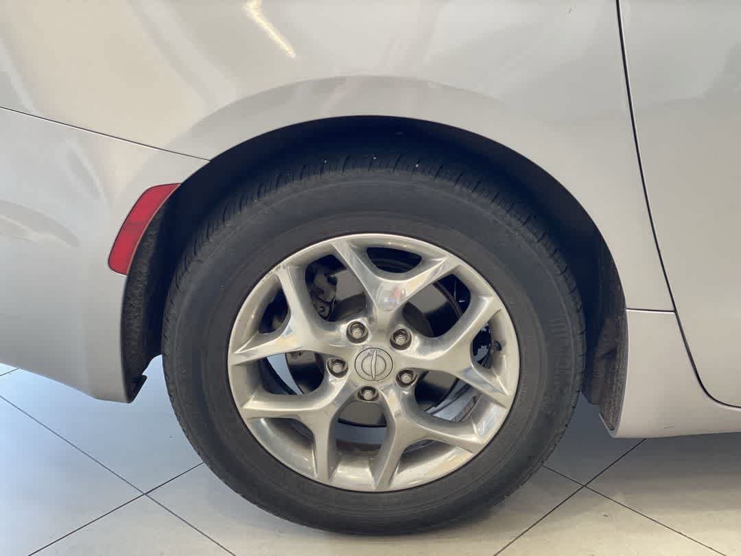 Used 2018 Chrysler Pacifica Limited FWD image 13