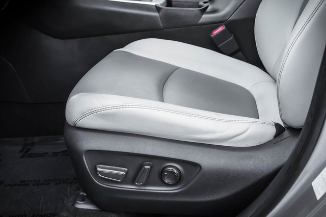 Used 2021 Toyota RAV4 XLE Premium image 11