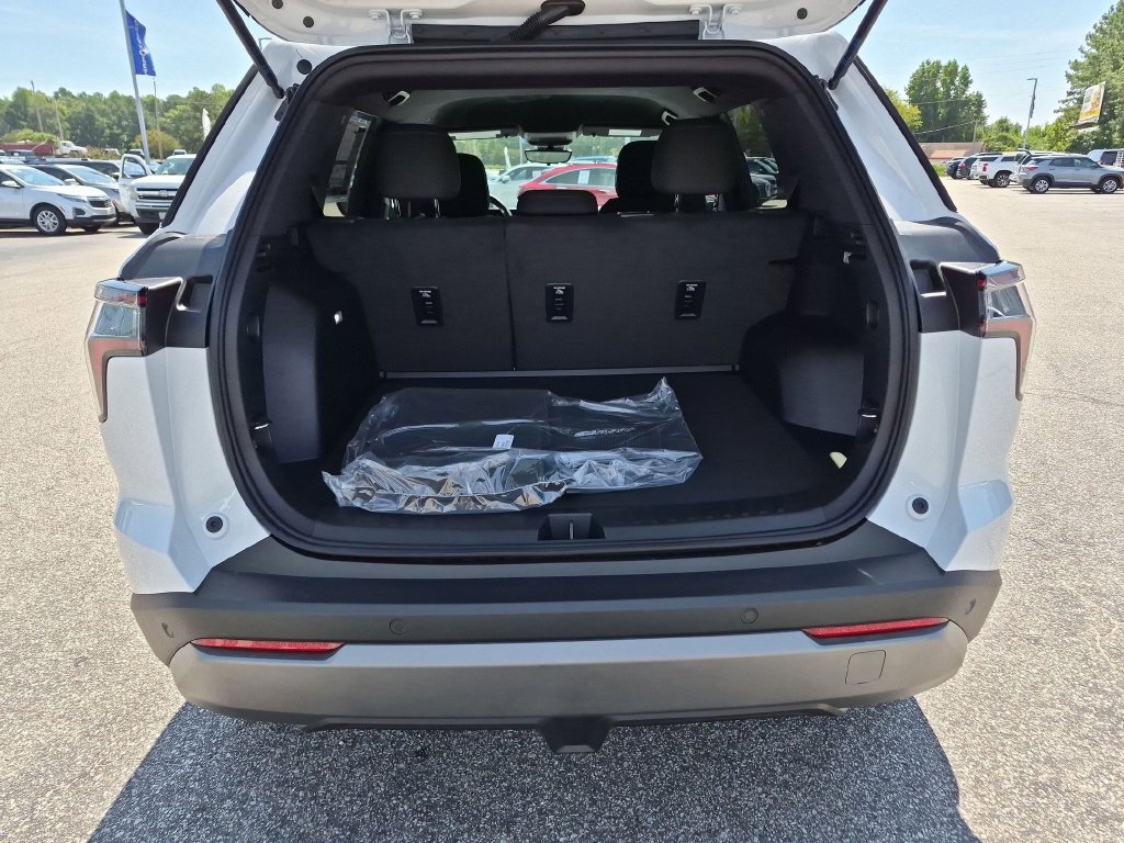 New 2027 Chevrolet Equinox LT w/ Safety and Technology Package FWD image 34