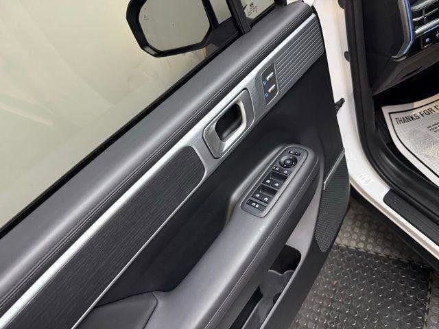 Used 2025 Hyundai Santa Fe Limited image 24