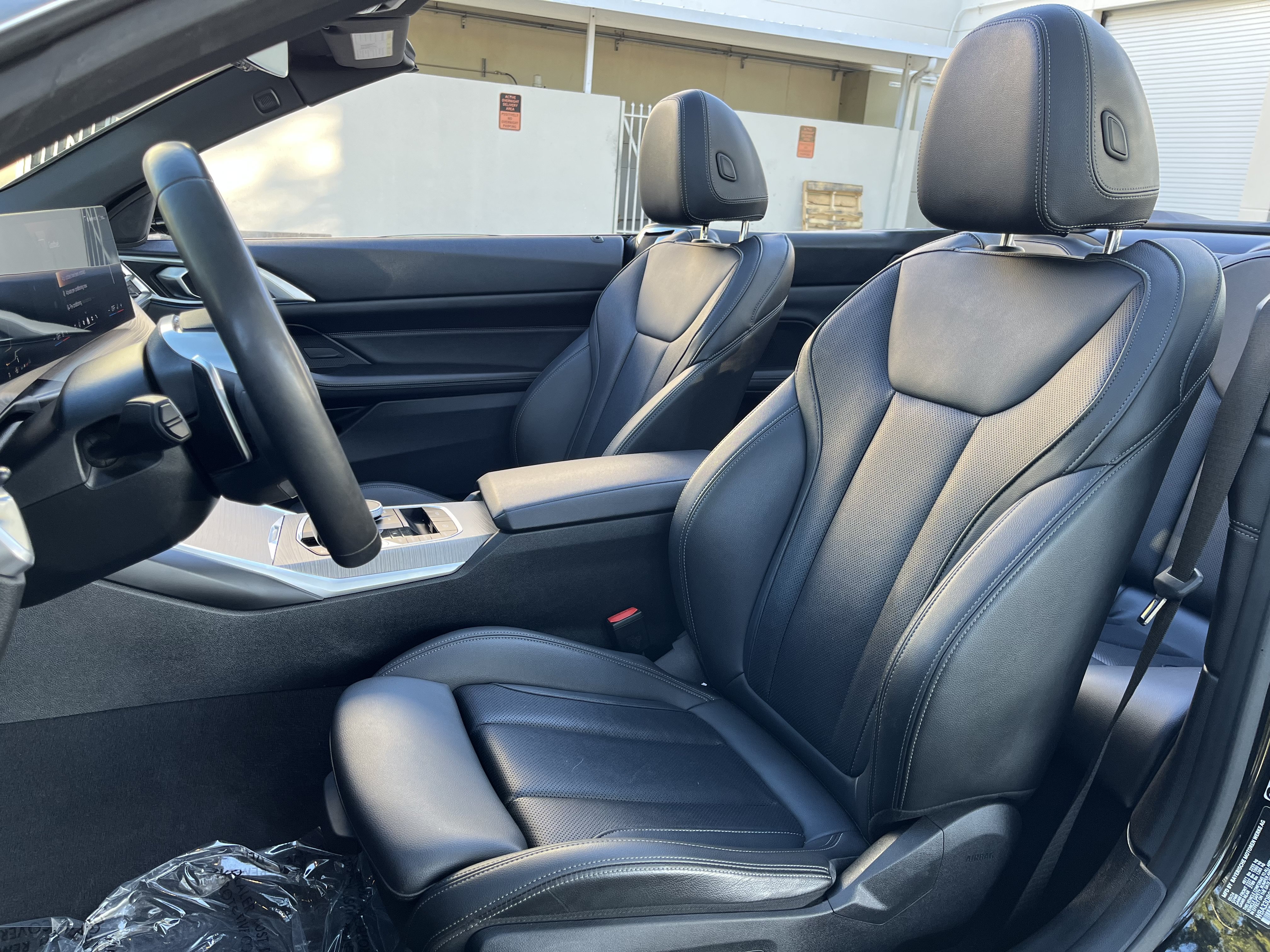 Used 2025 BMW 430i Convertible w/ Premium Package RWD image 2