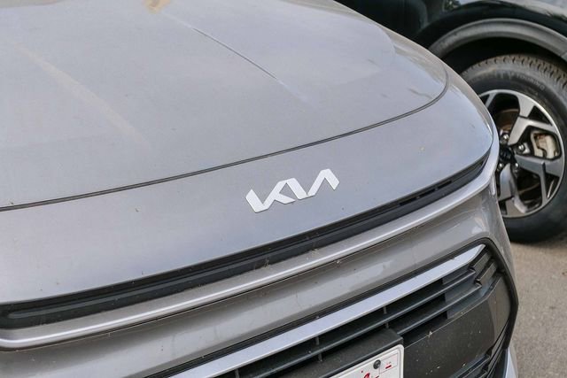 Certified 2023 Kia Niro EX image 4