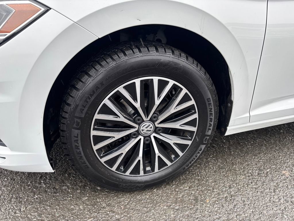 Used 2020 Volkswagen Jetta SE image 2