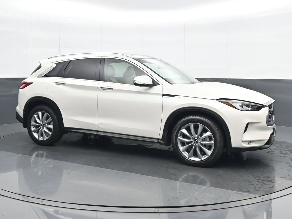 Used 2022 INFINITI QX50 Essential image 8