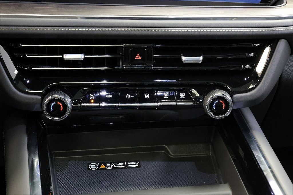 New 2026 Chevrolet Suburban Premier image 15