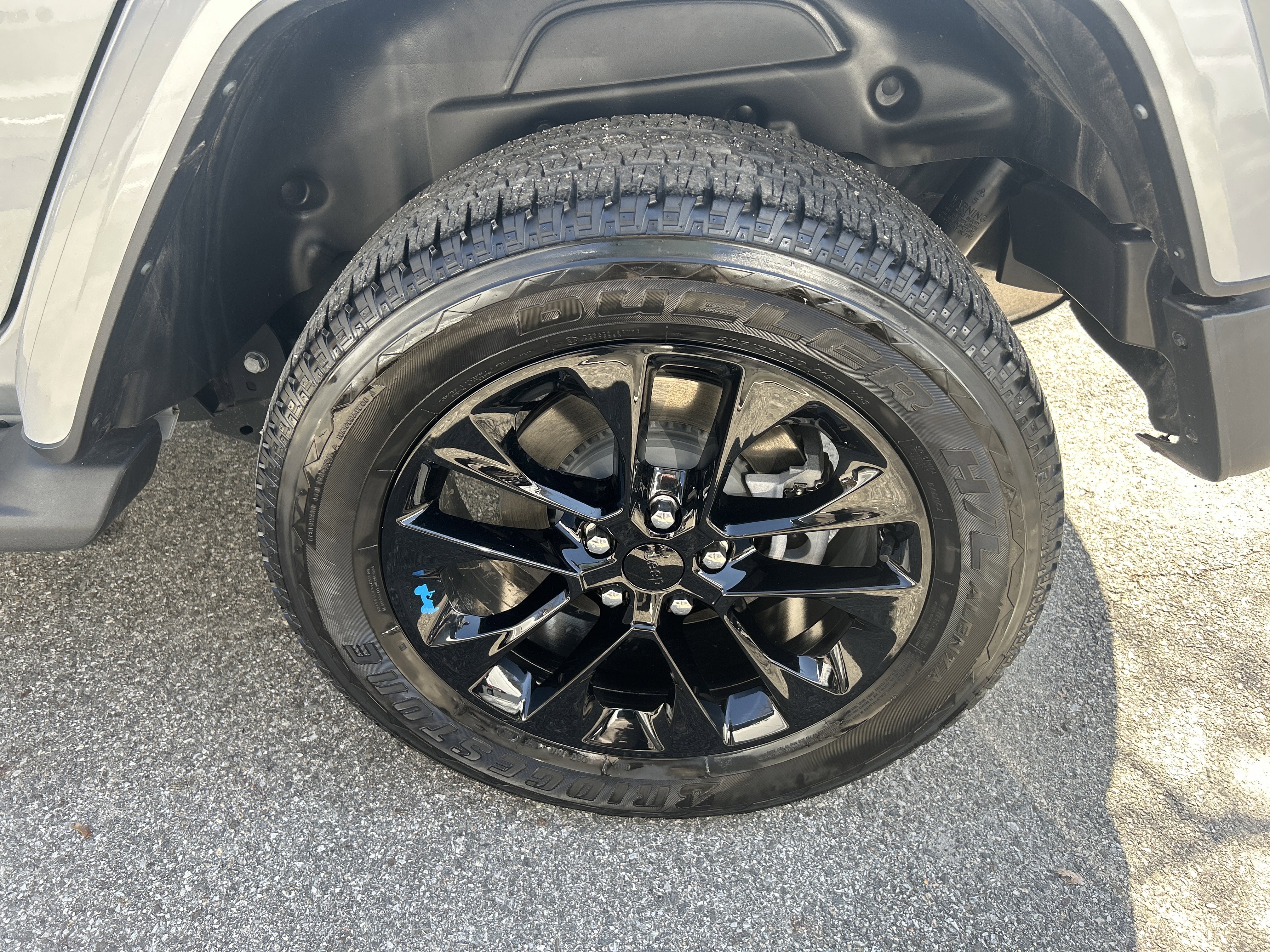 Certified 2022 Jeep Wrangler Unlimited Sahara w/ Cold Weather Group image 9