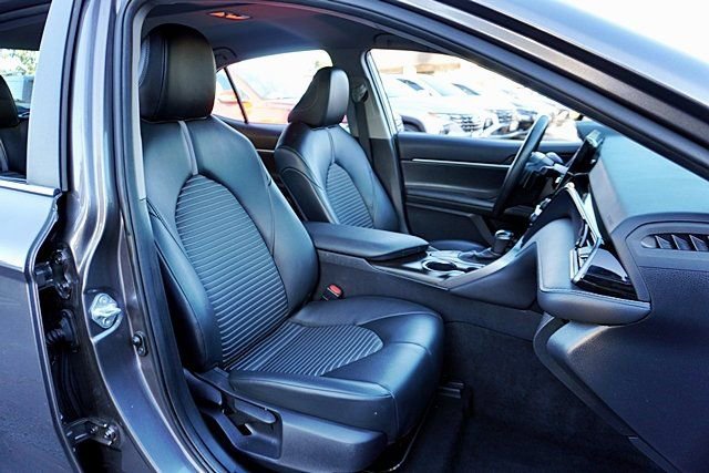 Used 2023 Toyota Camry SE image 12