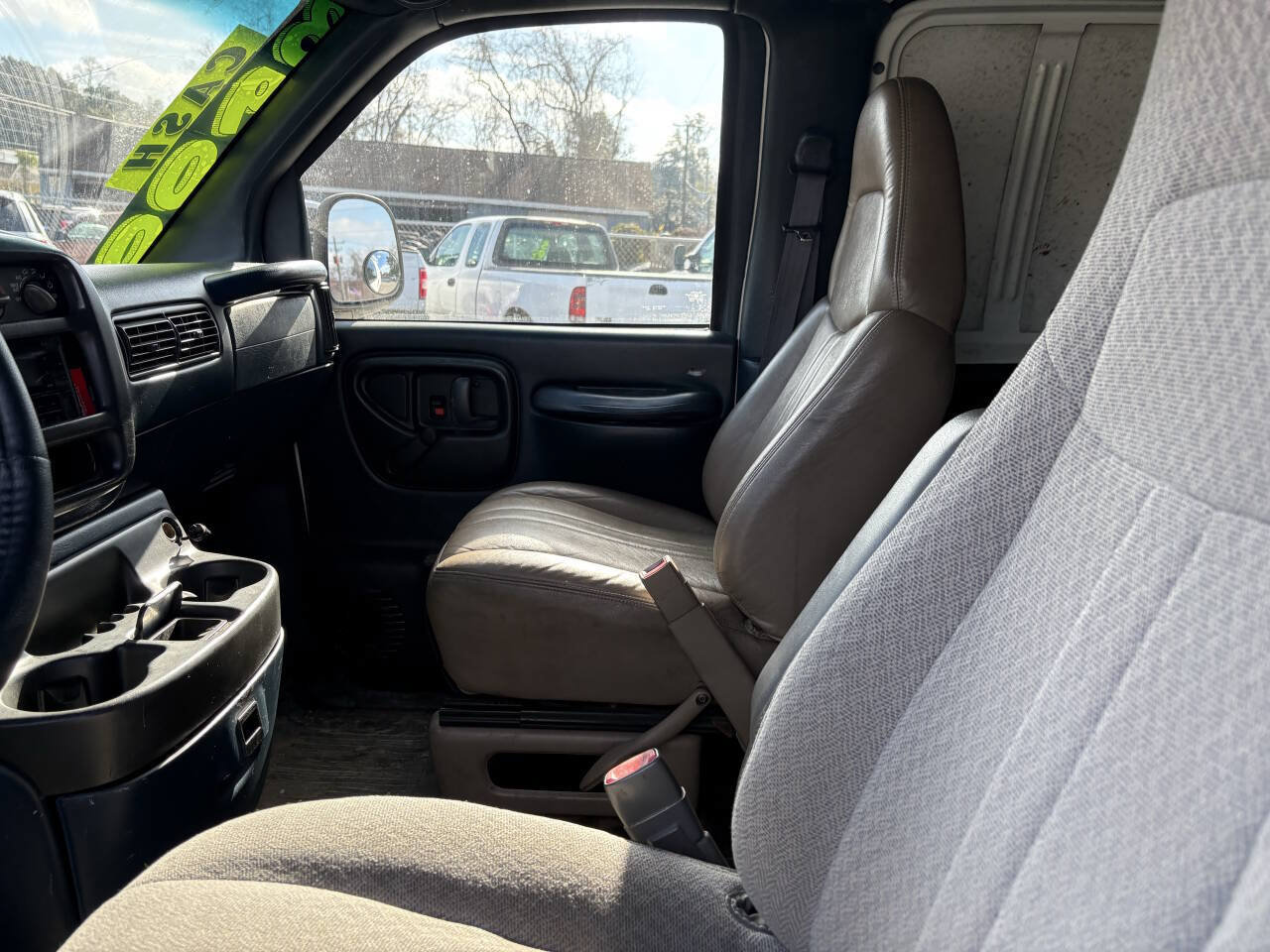 Used 2000 GMC Savana 2500 RWD image 5
