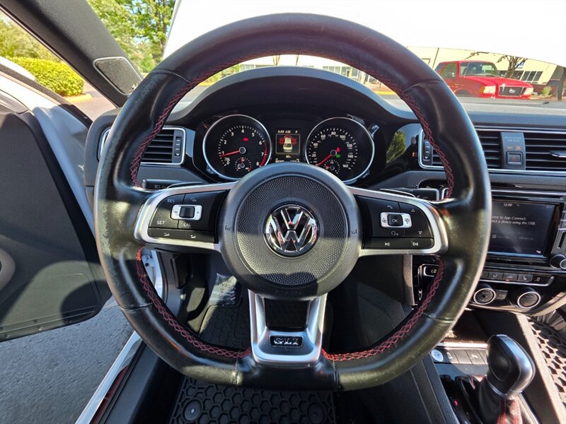 Used 2017 Volkswagen Jetta GLI FWD image 42
