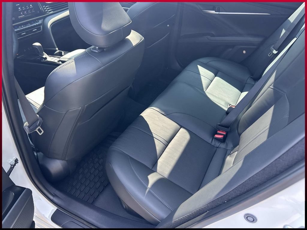 Used 2025 Toyota Camry Hybrid FWD image 19