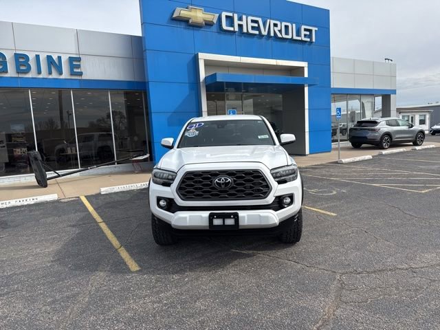 Used 2021 Toyota Tacoma TRD Off-Road AWD/4WD image 2