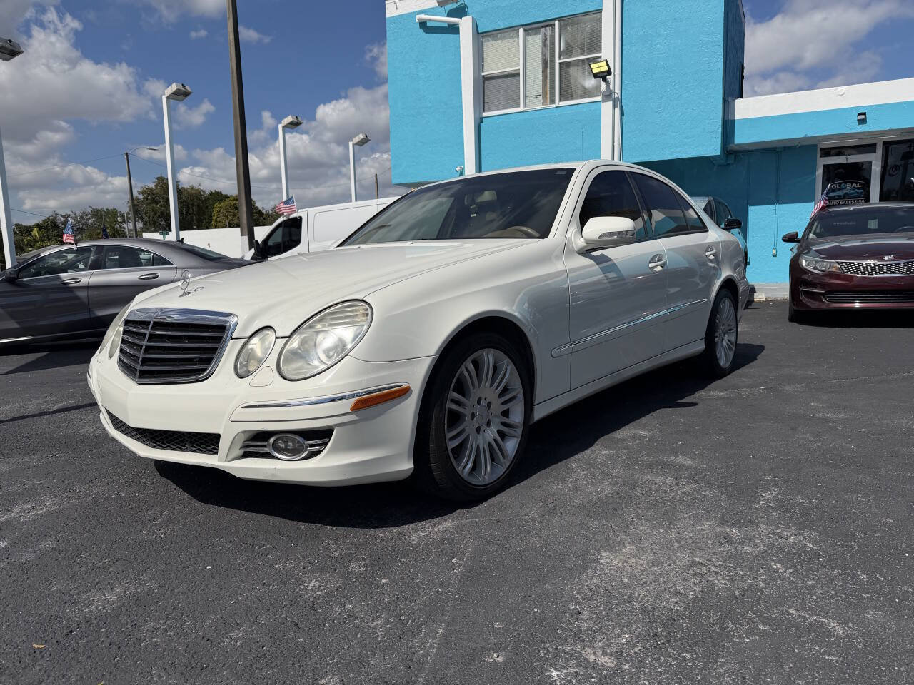 Used 2007 Mercedes-Benz E 350 4MATIC Sedan image 3