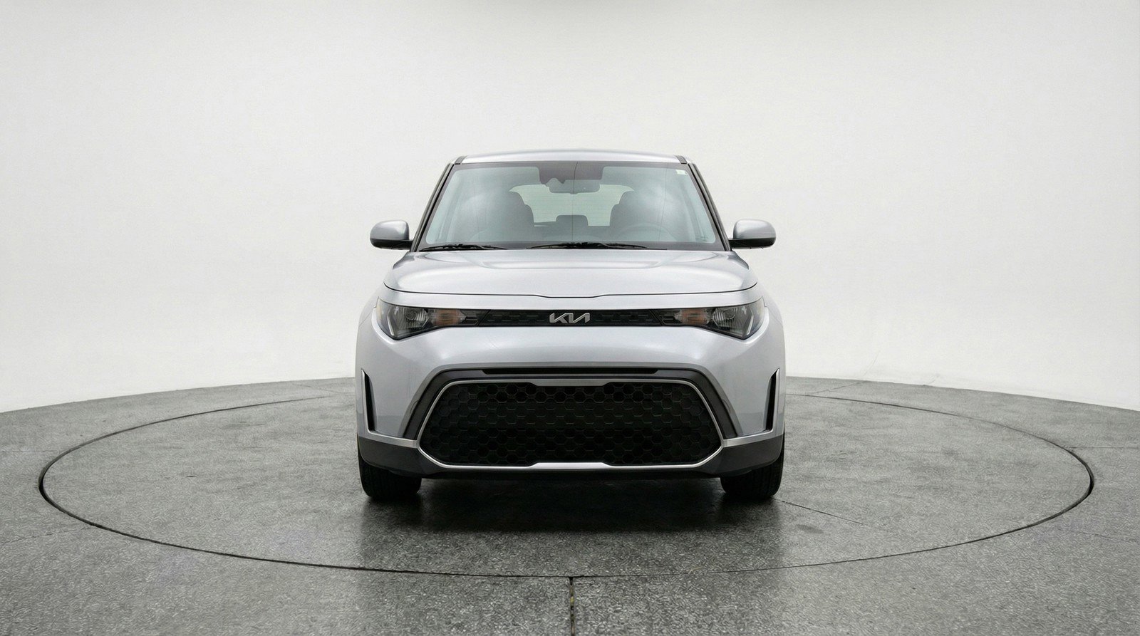 Used 2025 Kia Soul LX w/ LX Technology Package image 2