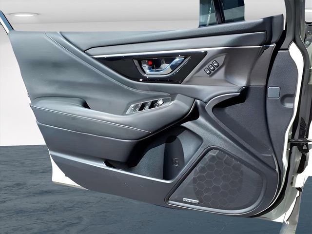 Used 2023 Subaru Outback Limited image 25