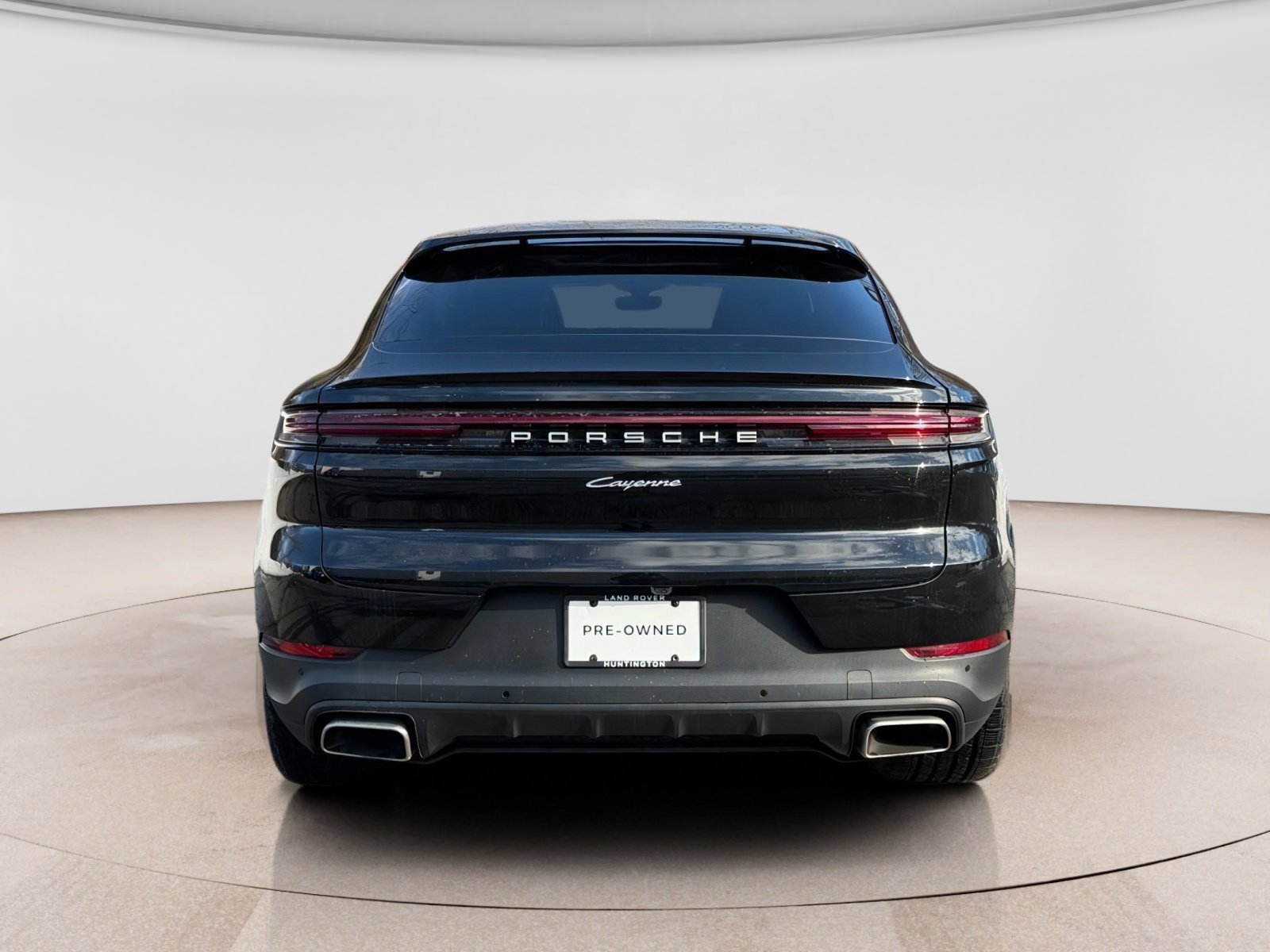 Used 2024 Porsche Cayenne Coupe image 6