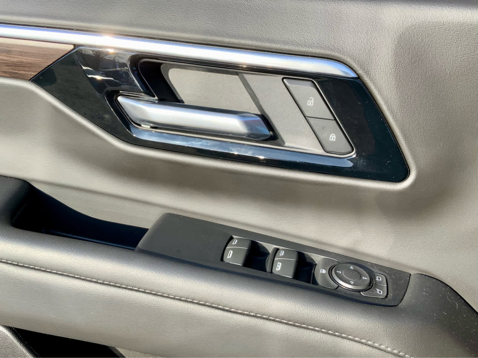 Certified 2025 Chevrolet Tahoe LS image 48