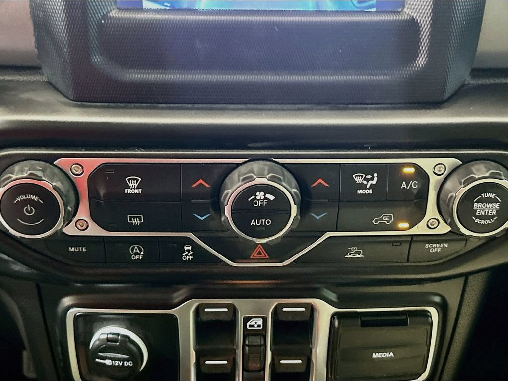 Used 2023 Jeep Gladiator Mojave AWD/4WD image 13