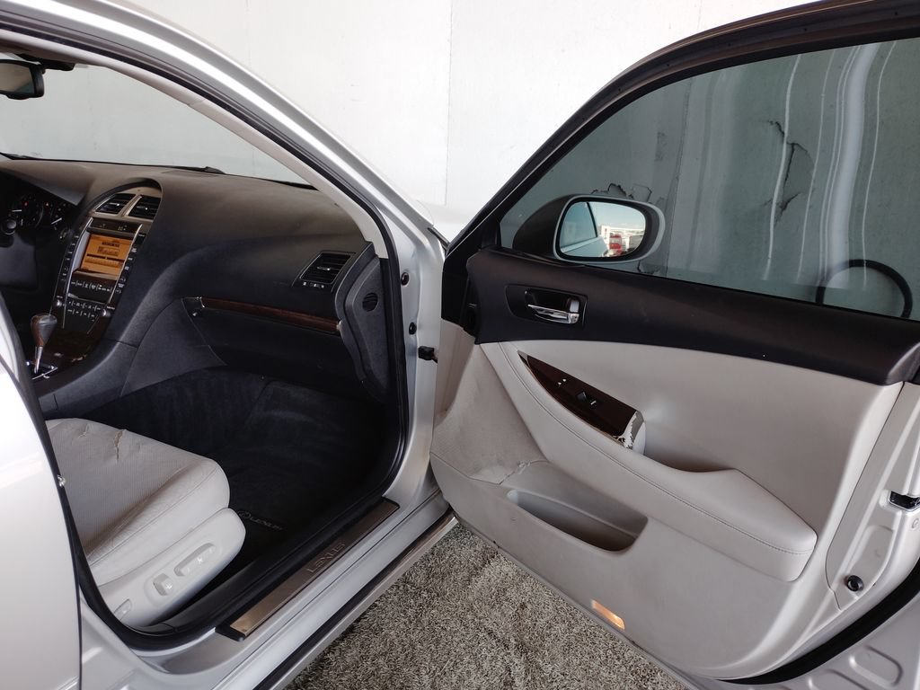 Used 2011 Lexus ES 350 w/ Preferred Accessory Package FWD image 10