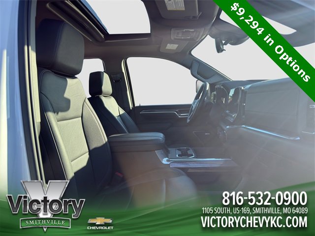 Used 2025 Chevrolet Silverado 2500 LTZ w/ LTZ Premium Package image 17