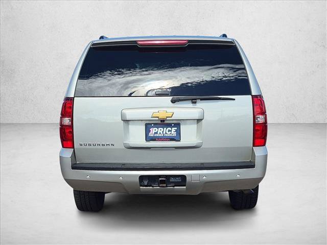Used 2013 Chevrolet Suburban LT w/ Luxury Package AWD/4WD image 7