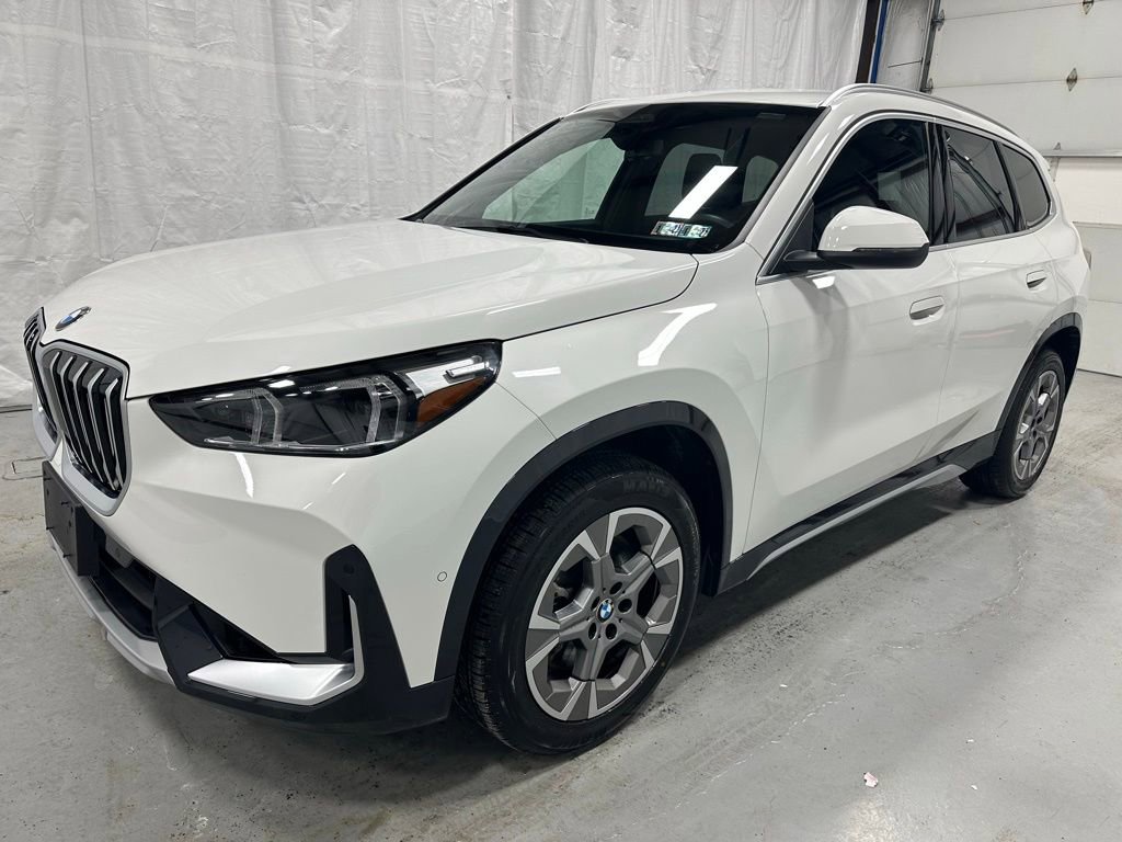 Used 2025 BMW X1 xDrive28i image 3