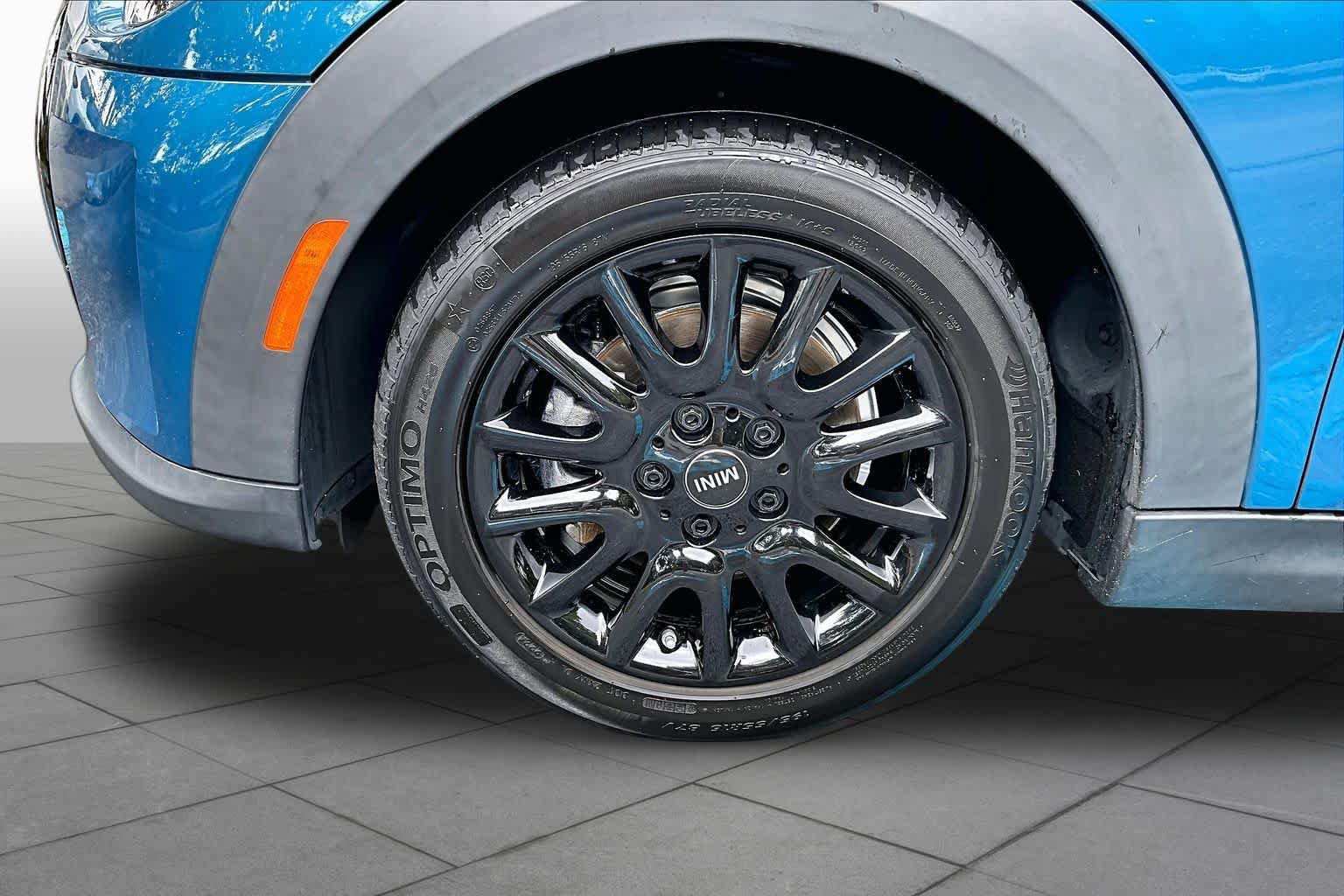 Used 2022 MINI Cooper 2-Door Hardtop FWD image 10