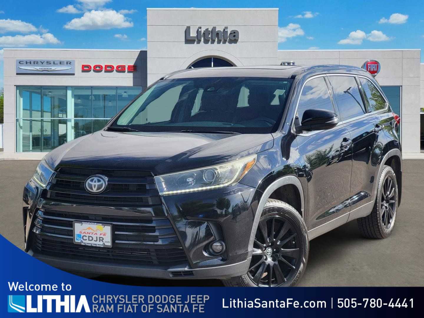 Used 2019 Toyota Highlander SE image 1