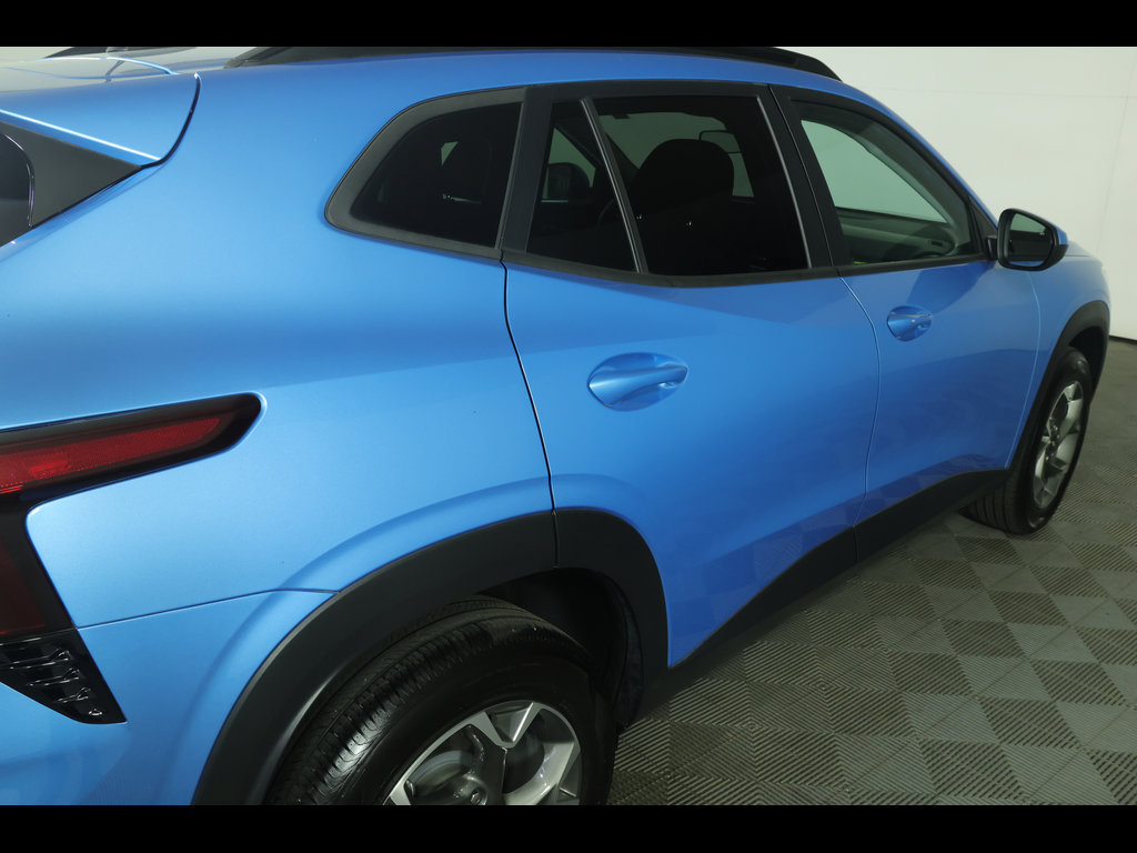 Used 2025 Chevrolet Trax LT w/ Driver Confidence Package FWD image 19