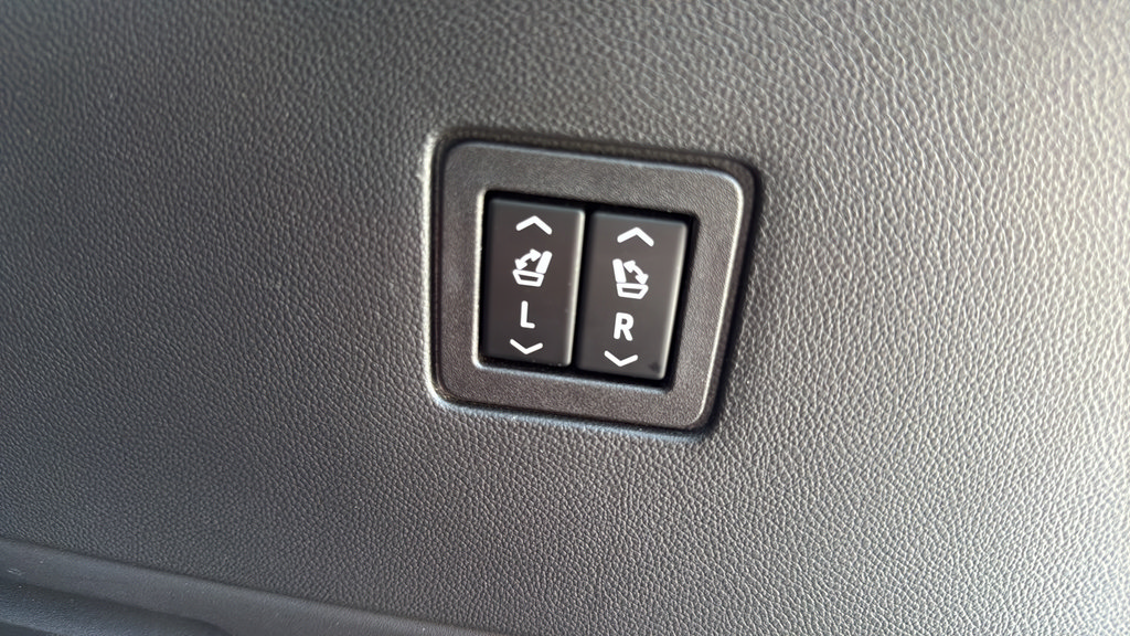 Used 2021 Chevrolet Traverse High Country AWD/4WD image 21