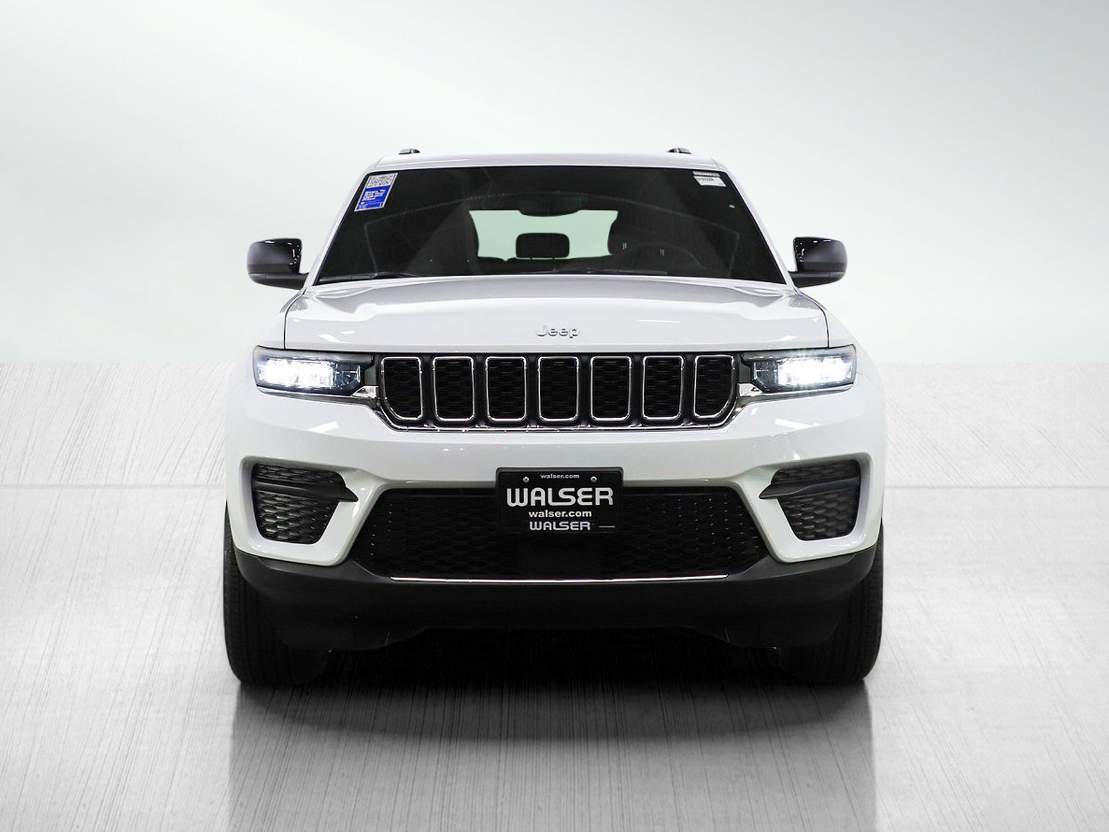 Used 2024 Jeep Grand Cherokee Laredo X w/ Luxury Tech Group I image 8