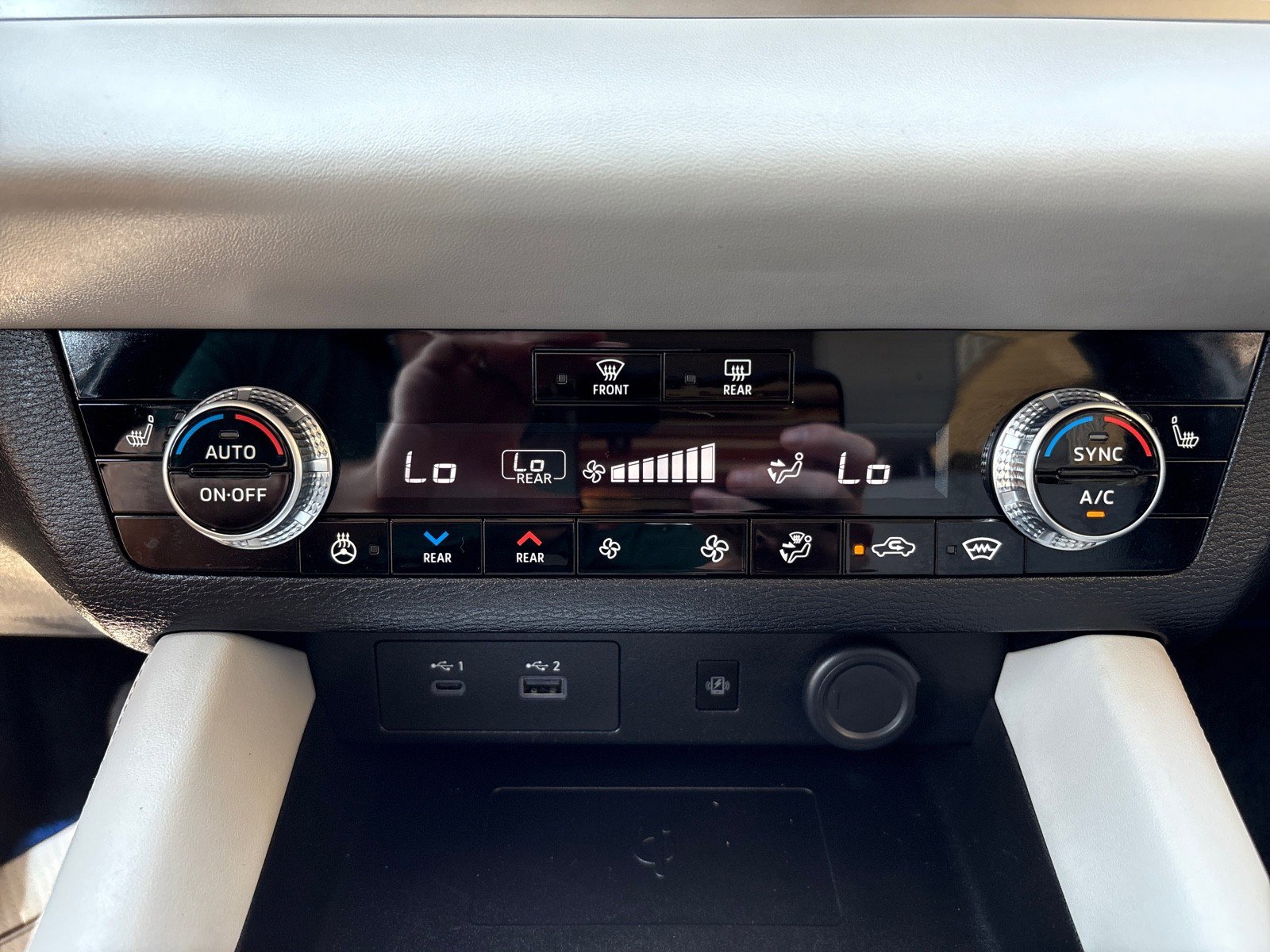 Used 2024 Mitsubishi Outlander 4WD Plug-In Hybrid image 22