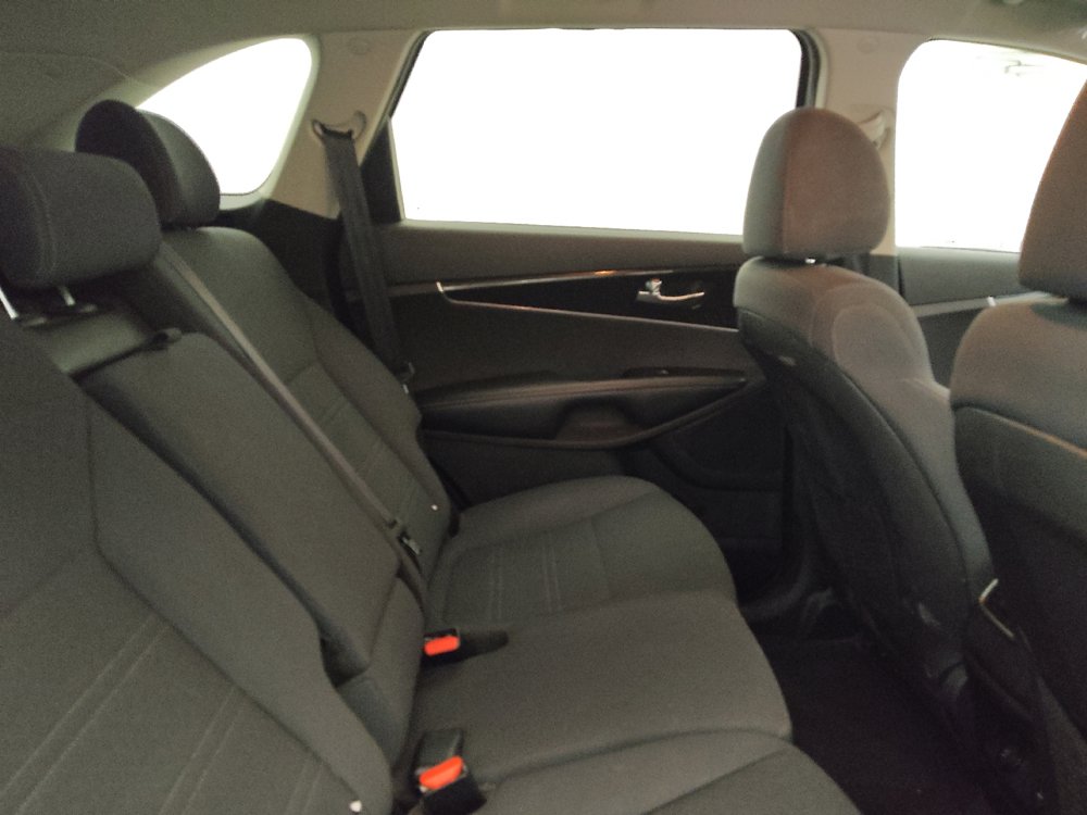 Used 2019 Kia Sorento FWD V6 image 19
