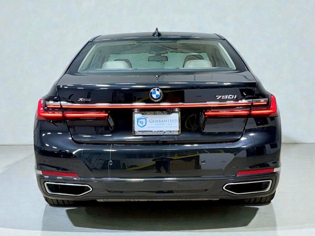 Used 2021 BMW 750i xDrive w/ Executive Package AWD/4WD image 11