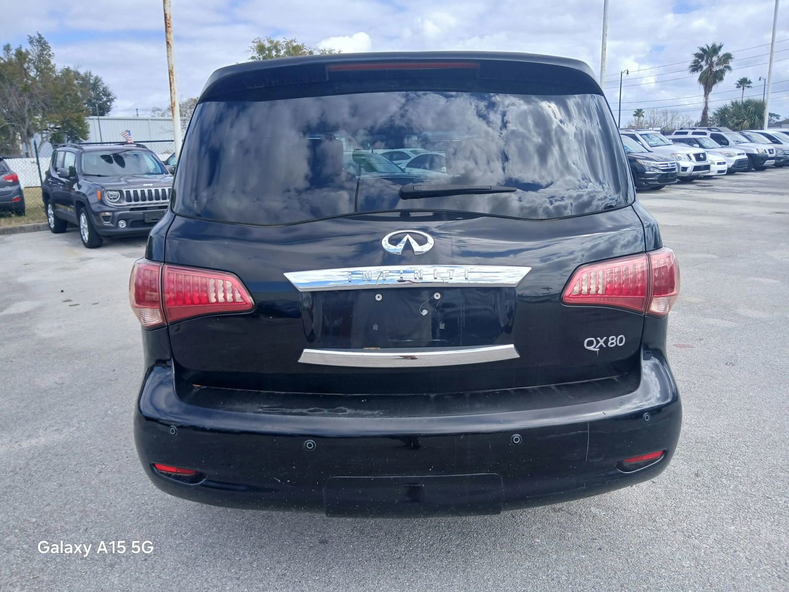 Used 2014 INFINITI QX80 4WD w/ Deluxe Touring Package image 5